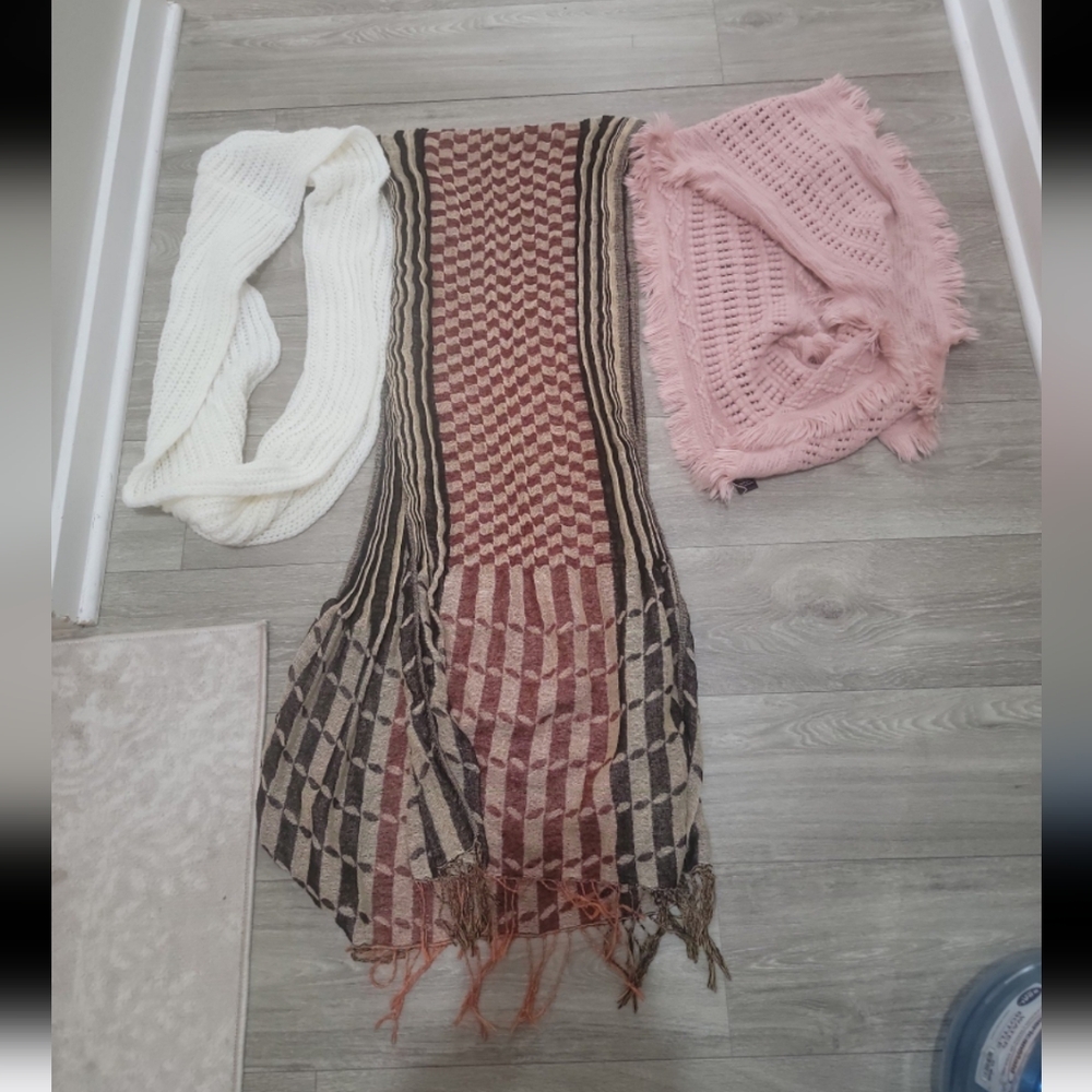 Bundle of scarves